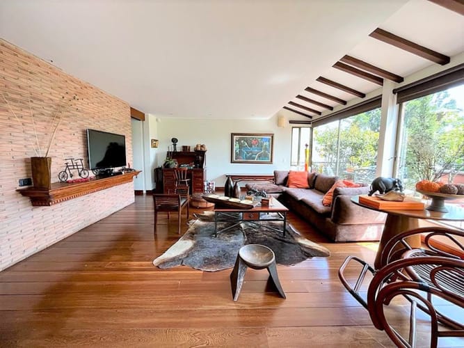 Apartamento de 3 alcobas en venta en Lindaraja, Bogotá, 325 m² · foto 2 de 24