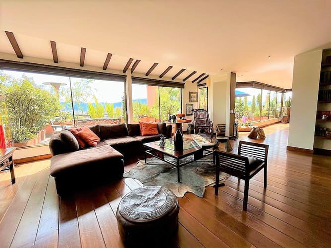 Apartamento de 3 alcobas en venta en Lindaraja, Bogotá, 325 m² · foto 3 de 24
