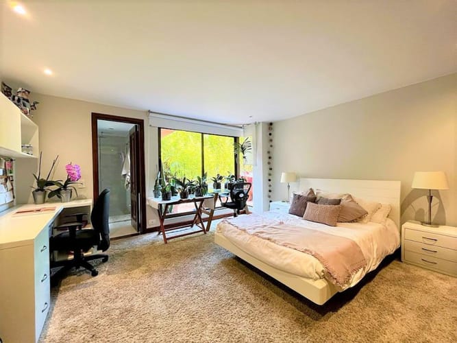 Apartamento de 3 alcobas en venta en Lindaraja, Bogotá, 325 m² · foto 14 de 24