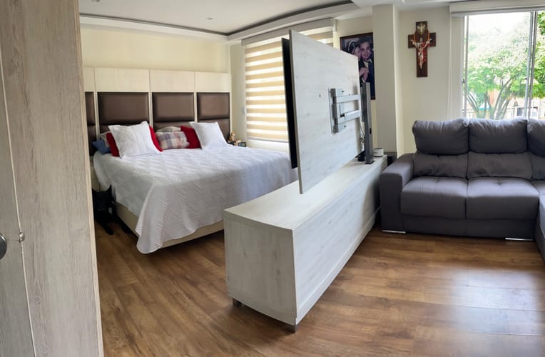Casa de 4 alcobas en venta en Loma De Los Bernal, Medellín, 218 m² · foto 16 de 17