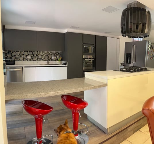 Casa de 4 alcobas en venta en Loma De Los Bernal, Medellín, 218 m² · foto 3 de 17