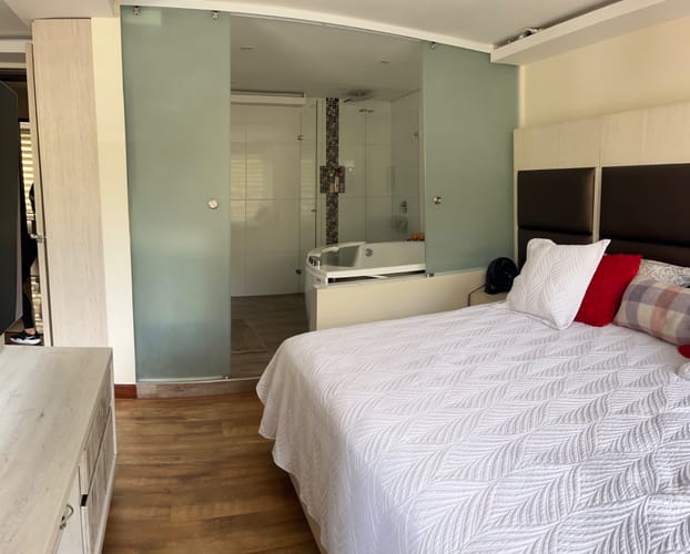 Casa de 4 alcobas en venta en Loma De Los Bernal, Medellín, 218 m² · foto 15 de 17