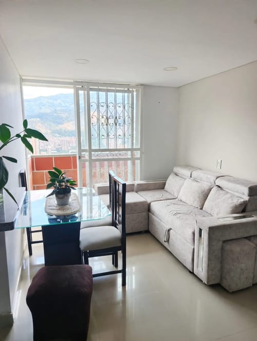 Apartamento de 3 alcobas en venta en Santa Ana, Bello, 55 m² · foto 3 de 17