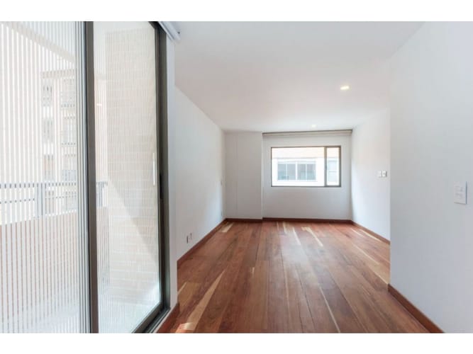 Apartaestudio en venta en La Calleja, Bogotá, 55 m² · foto 2 de 17