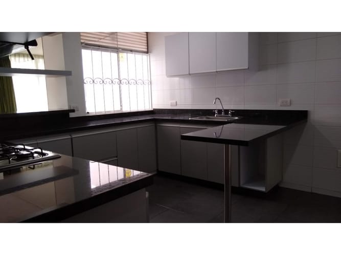Apartamento de 4 alcobas en venta en La Felicidad, Bogotá, 148 m² · foto 12 de 22