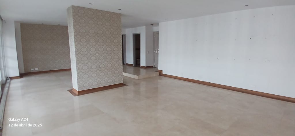 Apartamento de 4 alcobas en venta en Normandia, Cali, 269 m² · foto 4 de 24