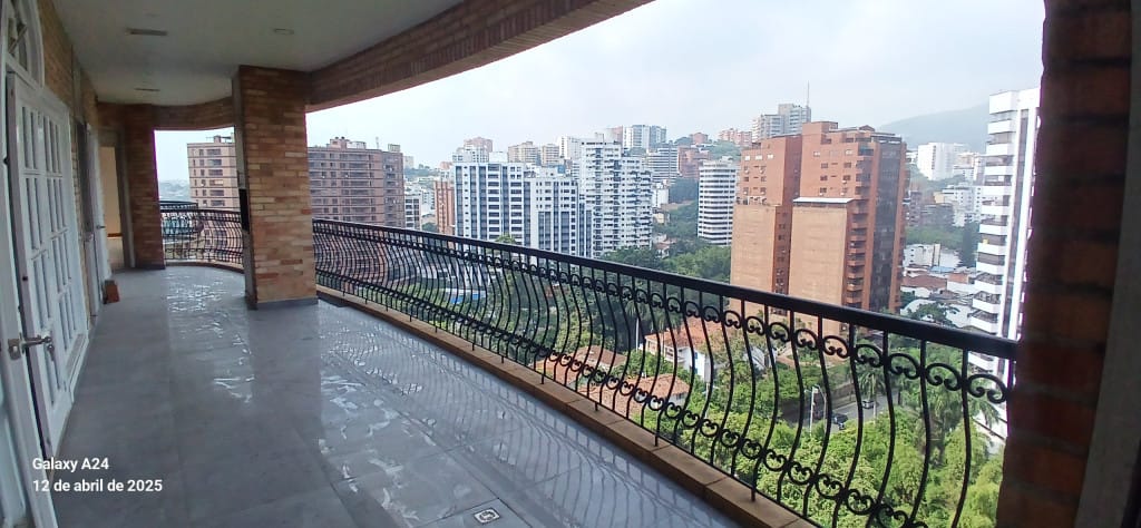 Apartamento de 4 alcobas en venta en Normandia, Cali, 269 m² · foto 5 de 24