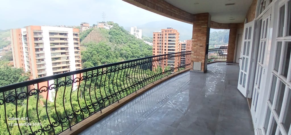 Apartamento de 4 alcobas en venta en Normandia, Cali, 269 m² · foto 7 de 24