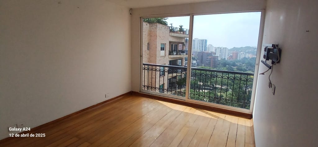 Apartamento de 4 alcobas en venta en Normandia, Cali, 269 m² · foto 18 de 24