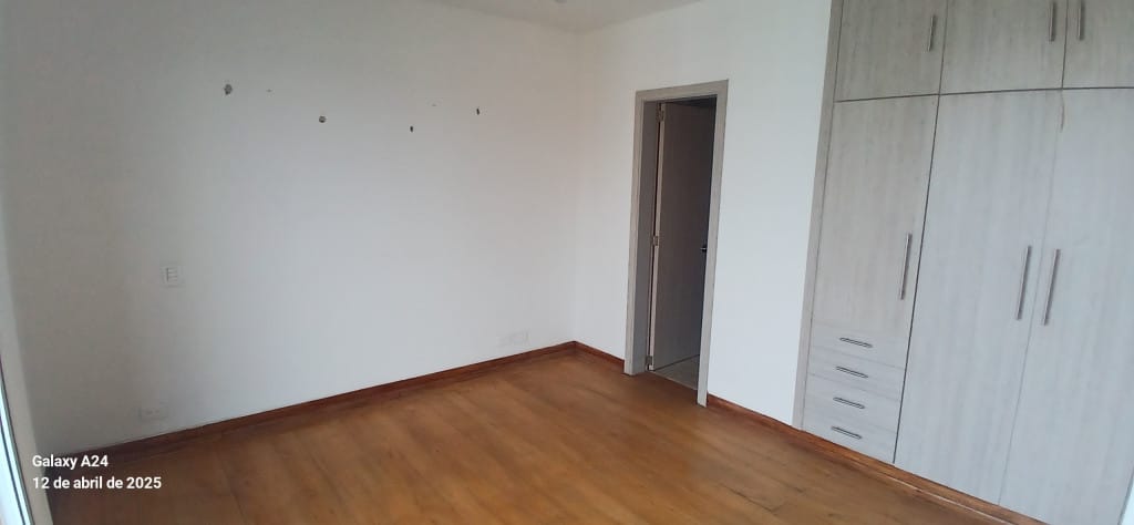 Apartamento de 4 alcobas en venta en Normandia, Cali, 269 m² · foto 22 de 24