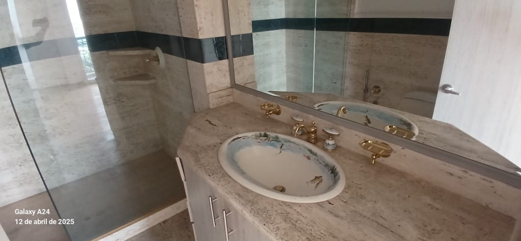 Apartamento de 4 alcobas en venta en Normandia, Cali, 269 m² · foto 23 de 24