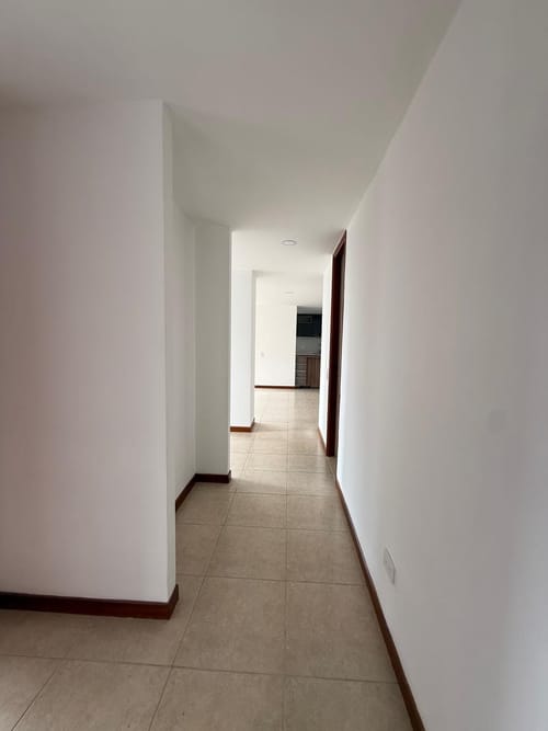 Apartamento de 3 alcobas en venta en El Poblado, Medellín, 98 m² · foto 2 de 9