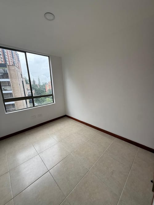 Apartamento de 3 alcobas en venta en El Poblado, Medellín, 98 m² · foto 9 de 9