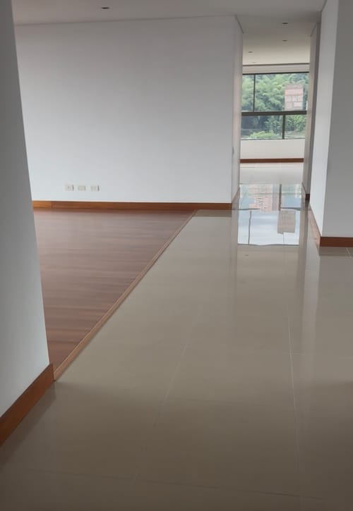 Apartamento de 3 alcobas en venta en Los Naranjos, Medellín, 200 m² · foto 3 de 15