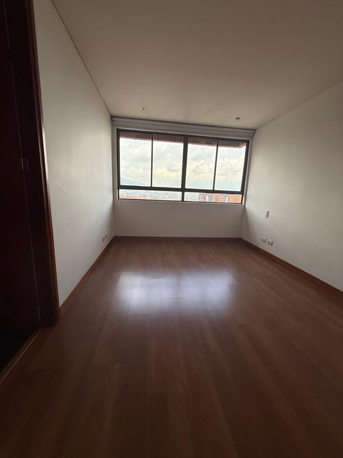 Apartamento de 3 alcobas en venta en Los Naranjos, Medellín, 200 m² · foto 9 de 15