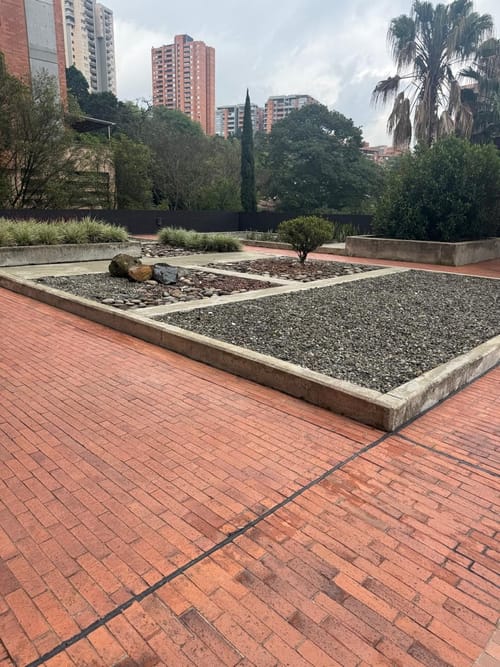 Apartamento de 3 alcobas en venta en Los Naranjos, Medellín, 200 m² · foto 13 de 15