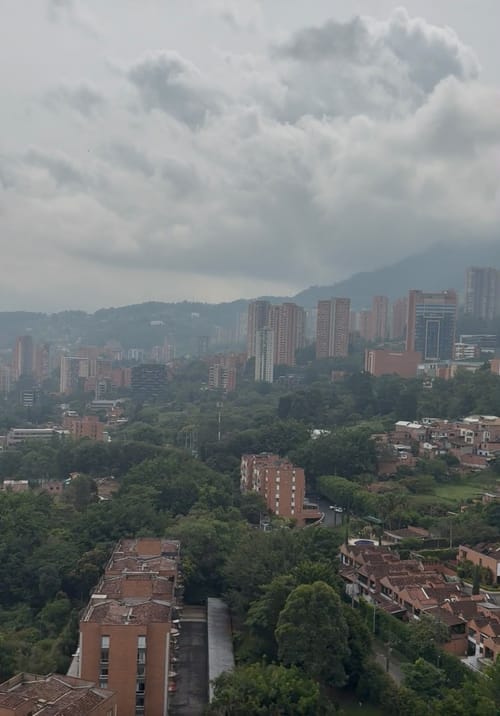 Apartamento de 3 alcobas en venta en Los Naranjos, Medellín, 200 m² · foto 14 de 15