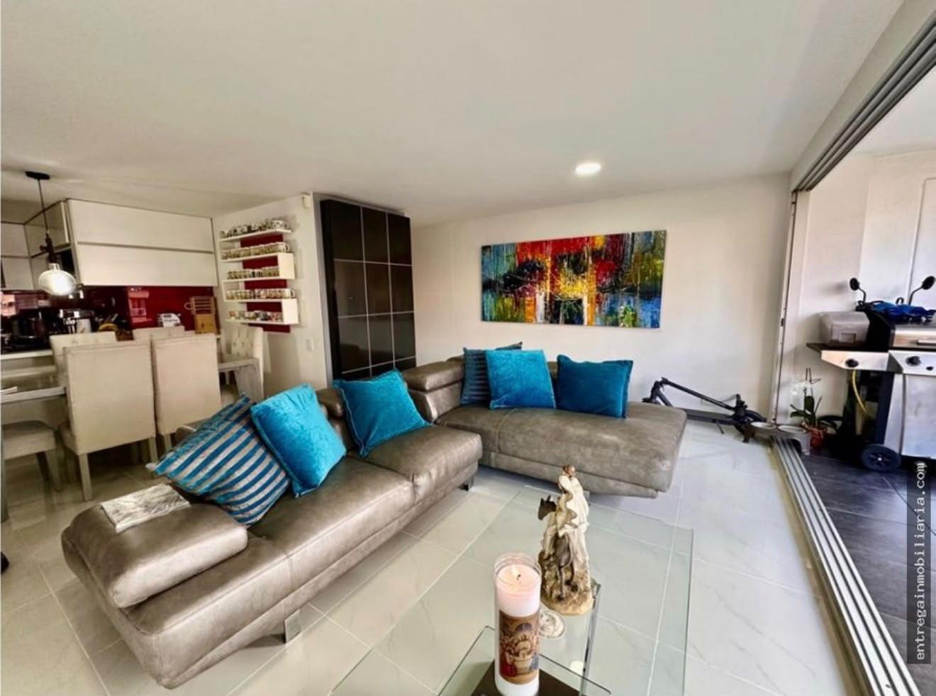 Apartamento en venta en El Poblado, Medellín · foto 2 de 17
