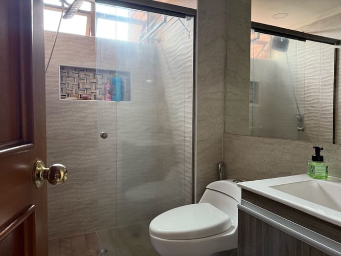 Apartamento de 3 alcobas en venta en Los Naranjos, Medellín, 165 m² · foto 11 de 19