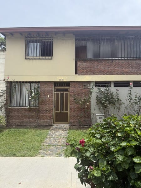 Casa de 3 alcobas en venta en Laureles, Medellín · foto 2 de 11