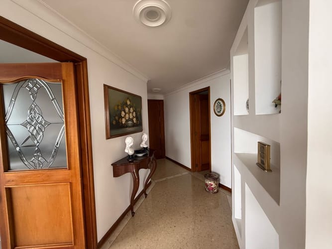 Apartamento de 3 alcobas en venta en Los Naranjos, Medellín, 139 m² · foto 2 de 15