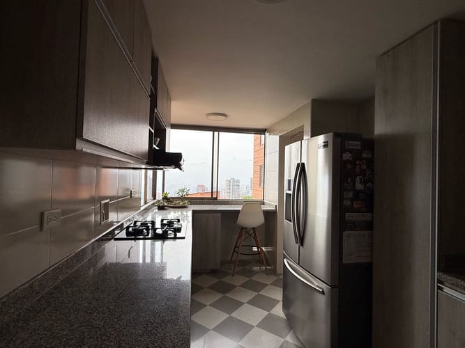 Apartamento de 3 alcobas en venta en Los Naranjos, Medellín, 139 m² · foto 6 de 15