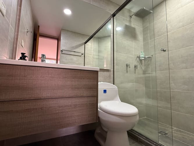 Apartamento de 3 alcobas en venta en Los Naranjos, Medellín, 139 m² · foto 9 de 15