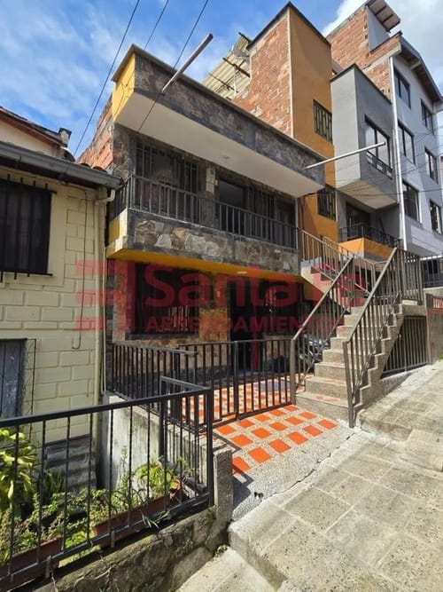 Casa de 2 alcobas en venta en Robledo, Medellín, 62 m² · foto 2 de 10
