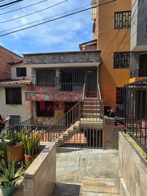 Casa de 2 alcobas en venta en Robledo, Medellín, 62 m² · foto 3 de 10