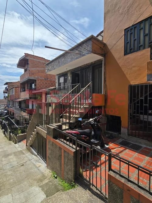 Casa de 2 alcobas en venta en Robledo, Medellín, 62 m² · foto 4 de 10