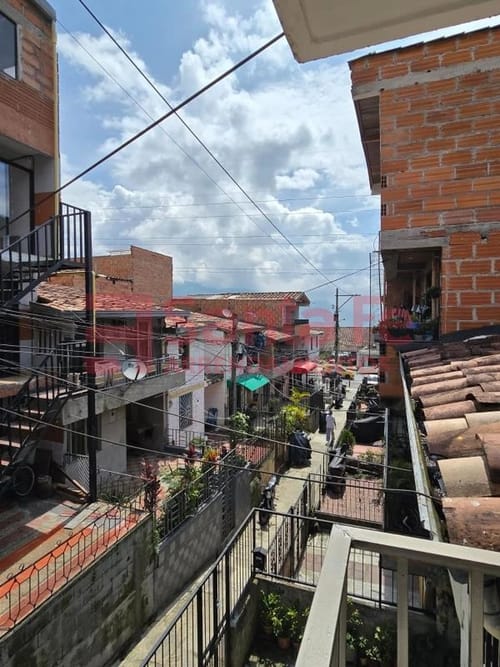 Casa de 2 alcobas en venta en Robledo, Medellín, 62 m² · foto 7 de 10