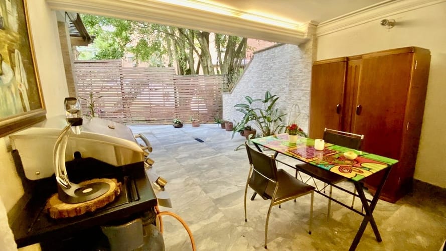 Casa de 4 alcobas en venta en El Poblado, Medellín, 245 m² · foto 6 de 7