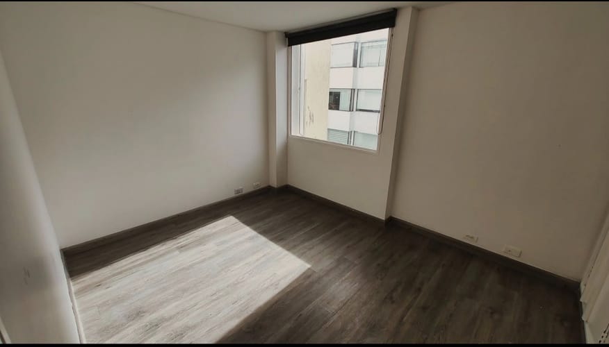 Apartamento de 3 alcobas en arriendo en Santa Barbara, Bogotá, 80 m² · foto 2 de 7