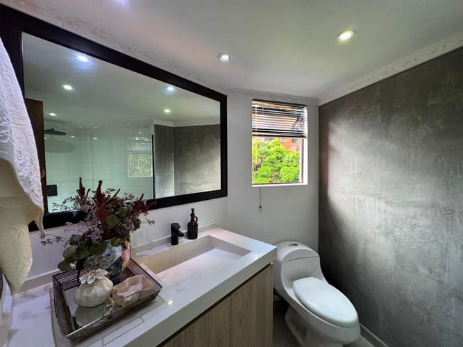 Apartamento de 3 alcobas en venta en El Poblado, Medellín, 129 m² · foto 13 de 14