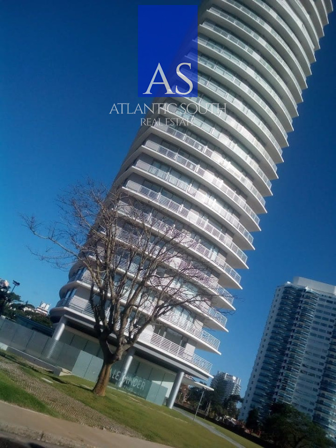 Penthouse de 3 dormitorios con vista directa al mar en Playa Mansa, Punta del Este · Foto 3