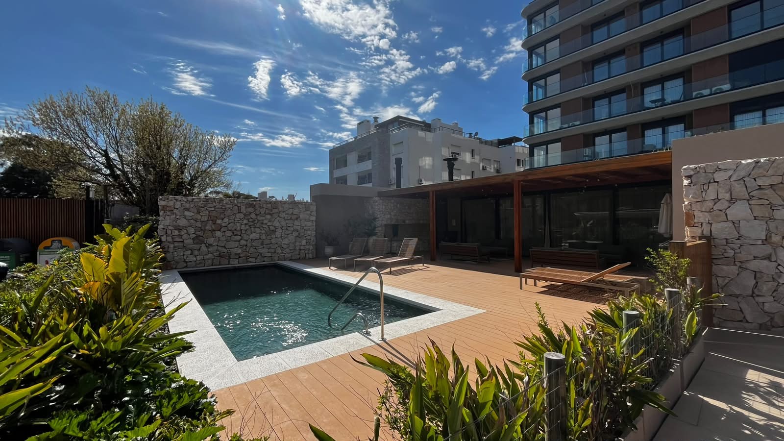 A ESTRENAR APARTAMENTO FRENTE AL MAR, CON GARAGE EN SUBSUELO · Foto 2