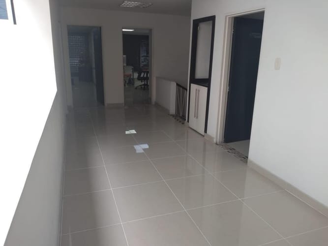 Oficina en venta en San Vicente, Cali, 301 m² · foto 17 de 20