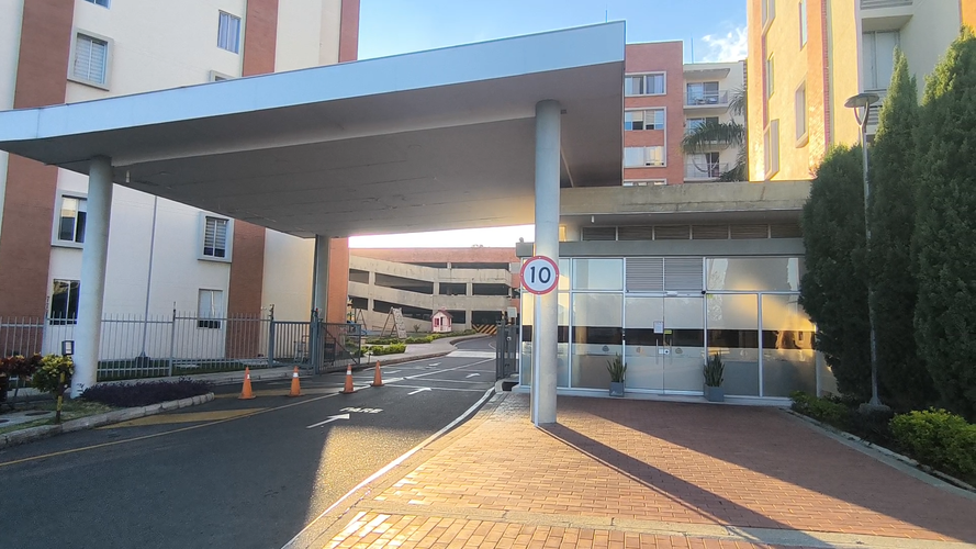 Apartamento de 3 alcobas en venta en Cr. Los Arroyuelos, Ibagué, 60 m² · foto 16 de 19