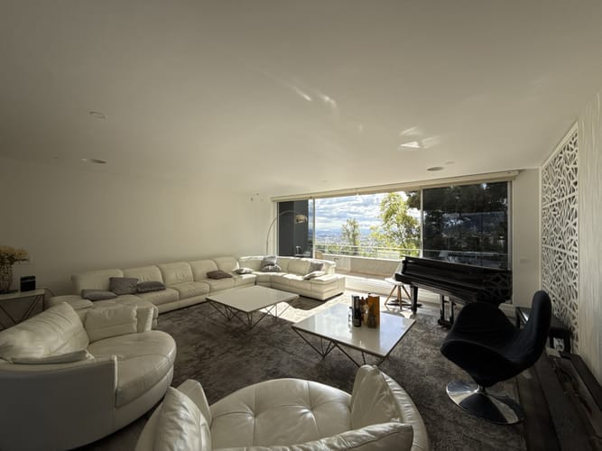 Apartamento de 4 alcobas en venta en Suba Cerros, Bogotá, 293 m² · foto 2 de 22