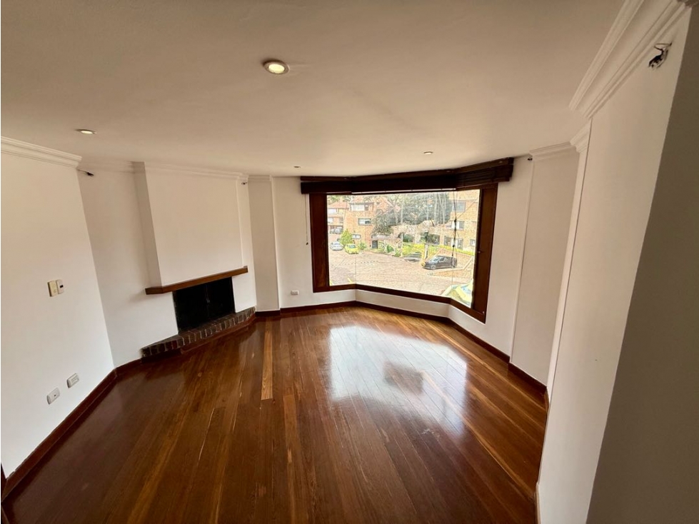 Apartamento en venta en Country Club, Bogotá · foto 2 de 14
