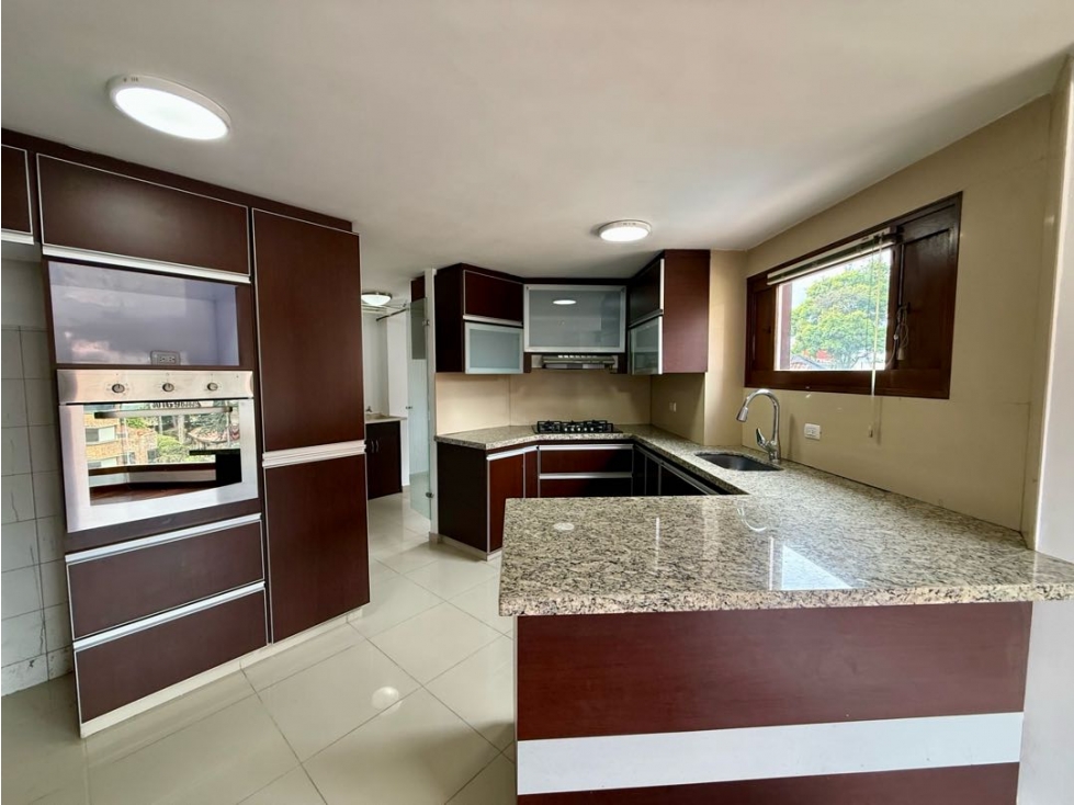 Apartamento en venta en Country Club, Bogotá · foto 5 de 14