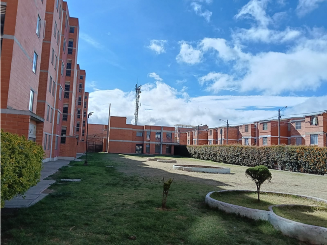 Apartamento de 2 alcobas en venta en Altos De Camilo Torres, Soacha, 48 m² · foto 14 de 16
