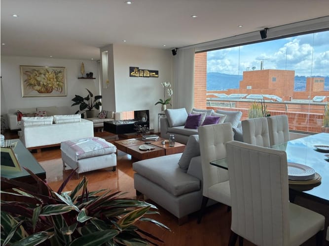 Apartamento de 3 alcobas en venta en Cerros De Suba, Bogotá, 202 m² · foto 5 de 24