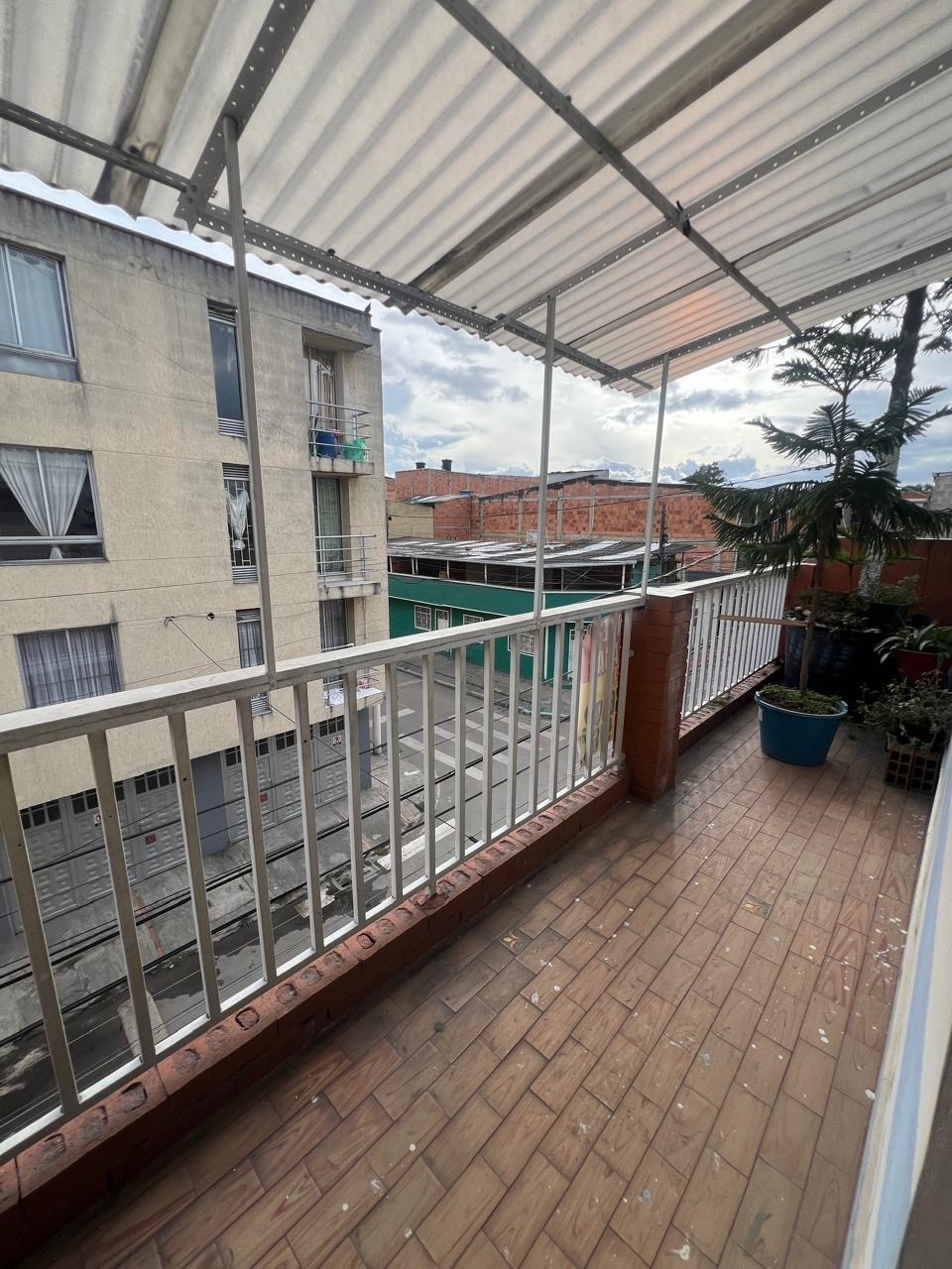 Casa en venta en Kennedy Central, Bogotá · foto 2 de 24