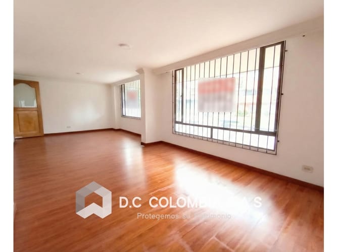 Apartamento de 4 alcobas en venta en La Uribe, Bogotá, 133 m² · foto 2 de 24