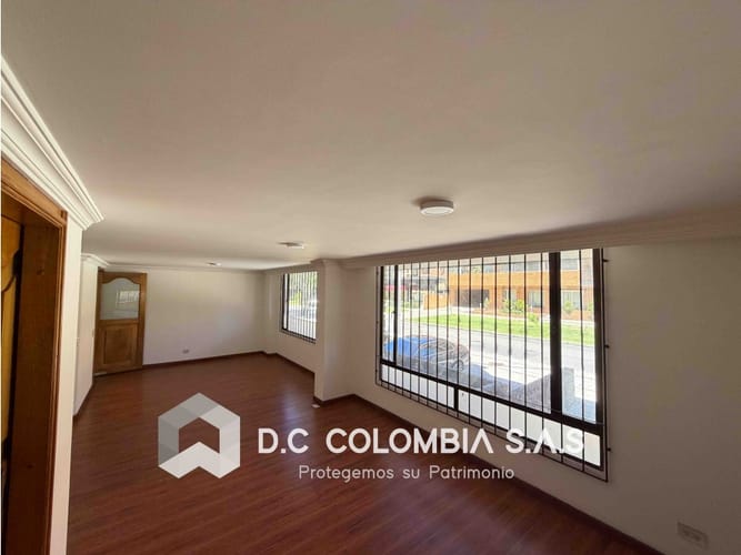 Apartamento de 4 alcobas en venta en La Uribe, Bogotá, 133 m² · foto 3 de 24
