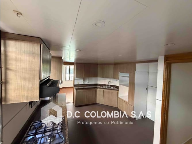 Apartamento de 4 alcobas en venta en La Uribe, Bogotá, 133 m² · foto 13 de 24