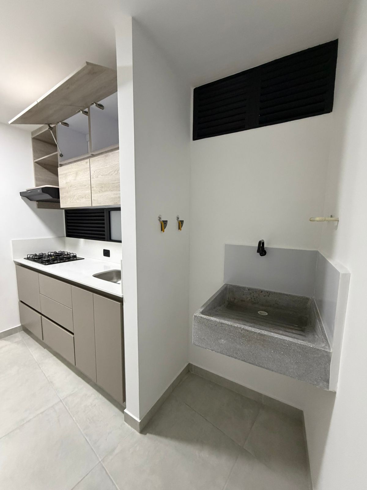 Apartamento en venta en Loma Del Escobero, Envigado · foto 3 de 10