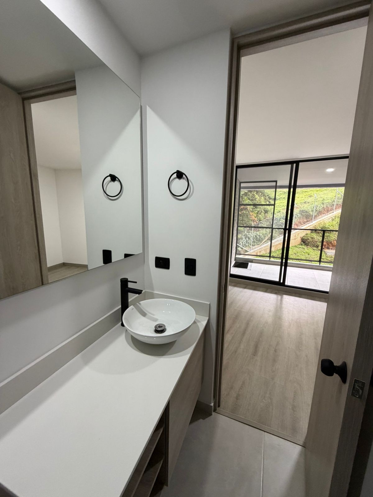 Apartamento en venta en Loma Del Escobero, Envigado · foto 2 de 10