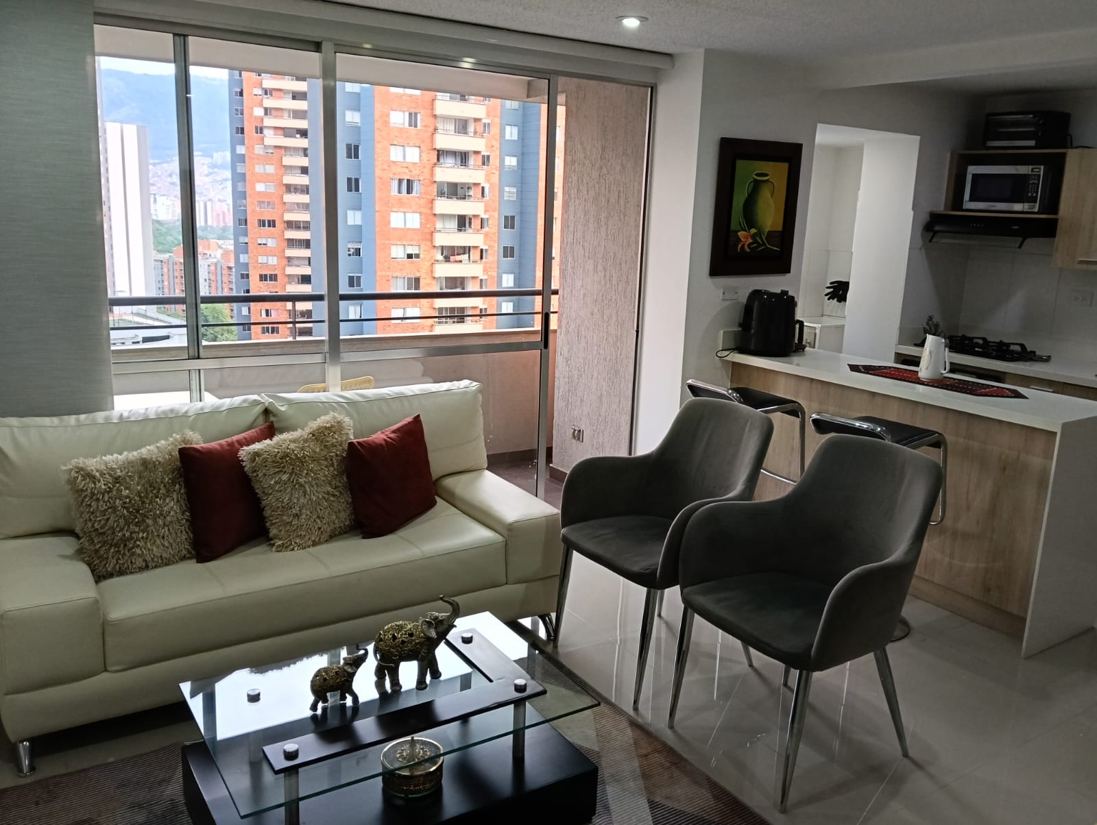 Apartamento en venta en Laureles, Medellín · foto 8 de 20